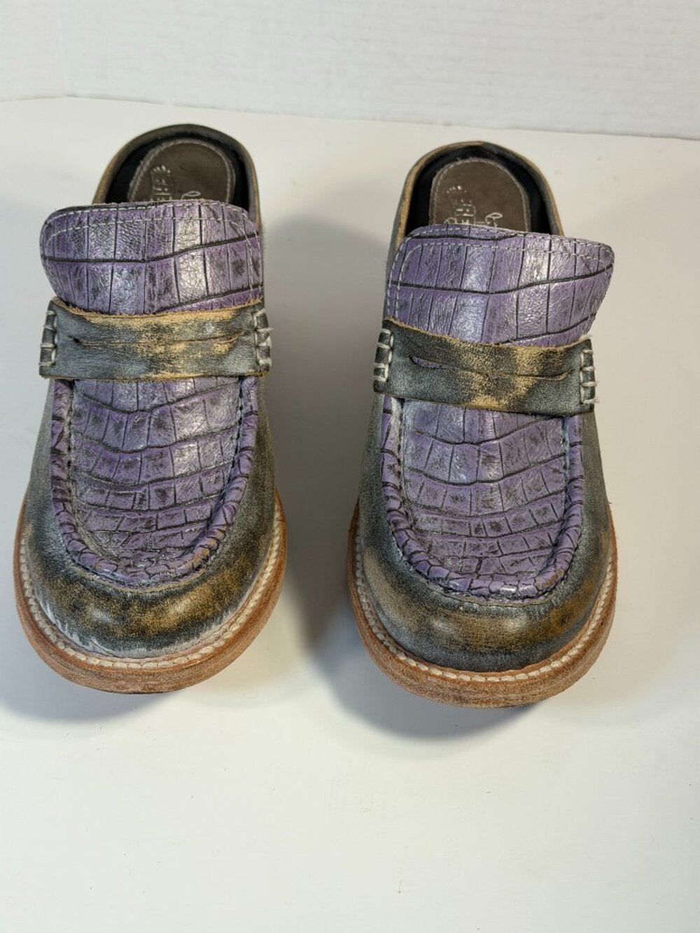 Women's size 8 Freebird by Steven Collins